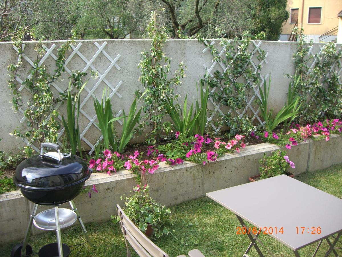 Direttamente Al Lago Apartments Marone Exterior foto