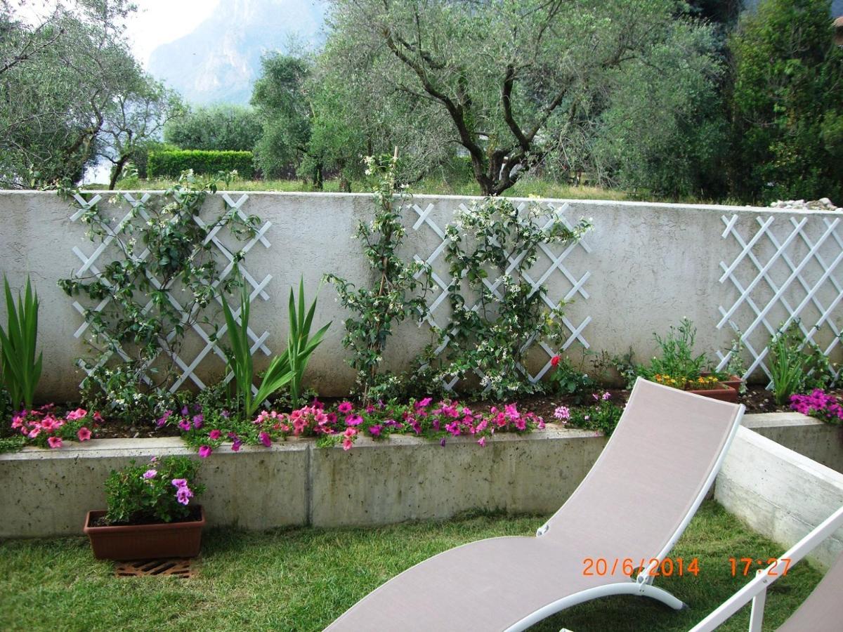 Direttamente Al Lago Apartments Marone Exterior foto