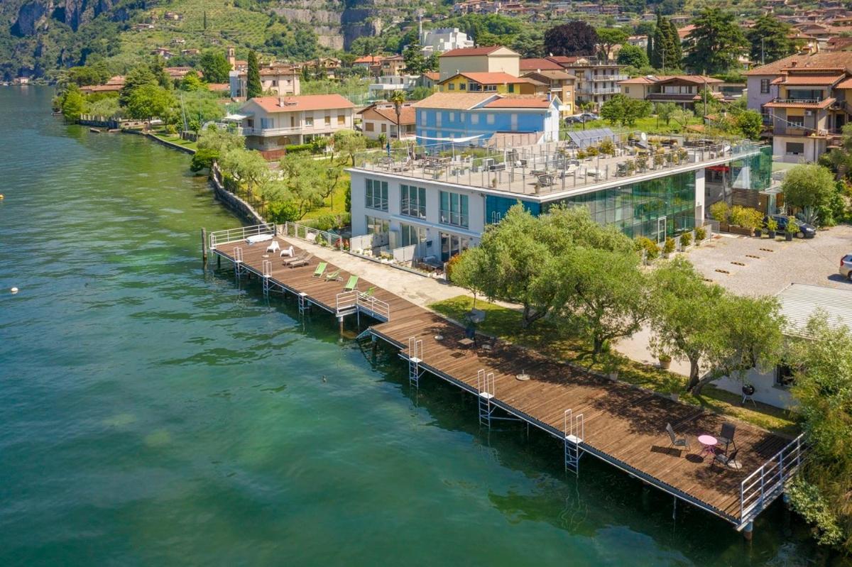 Direttamente Al Lago Apartments Marone Exterior foto
